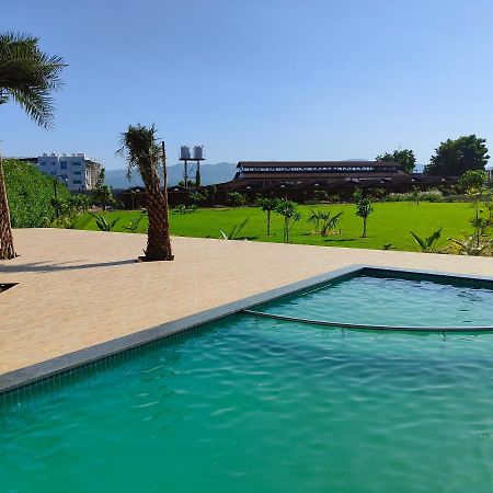 Nirvana Resort And Restaurant Garudeshwar Buitenkant foto