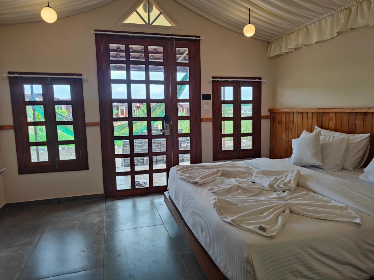Nirvana Resort And Restaurant Garudeshwar Buitenkant foto