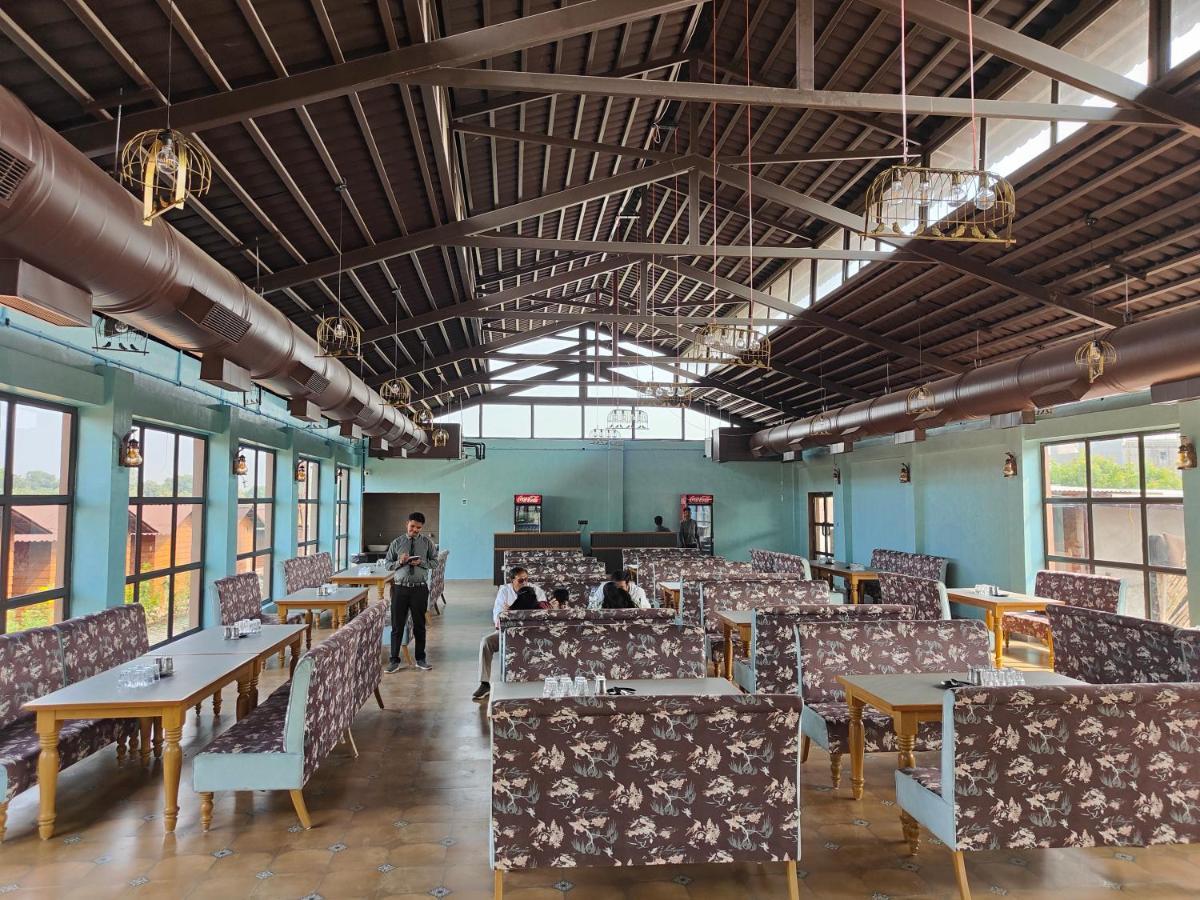 Nirvana Resort And Restaurant Garudeshwar Buitenkant foto
